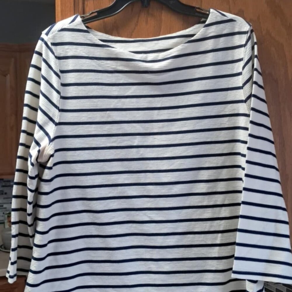OLD NAVY WOMNS TOP SIZE XL